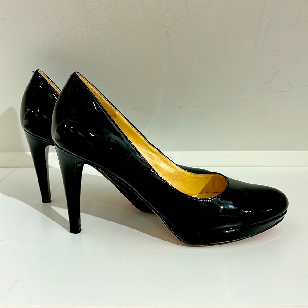 Cole Haan Bethany Classic Black Patent Pump. 8.5B.